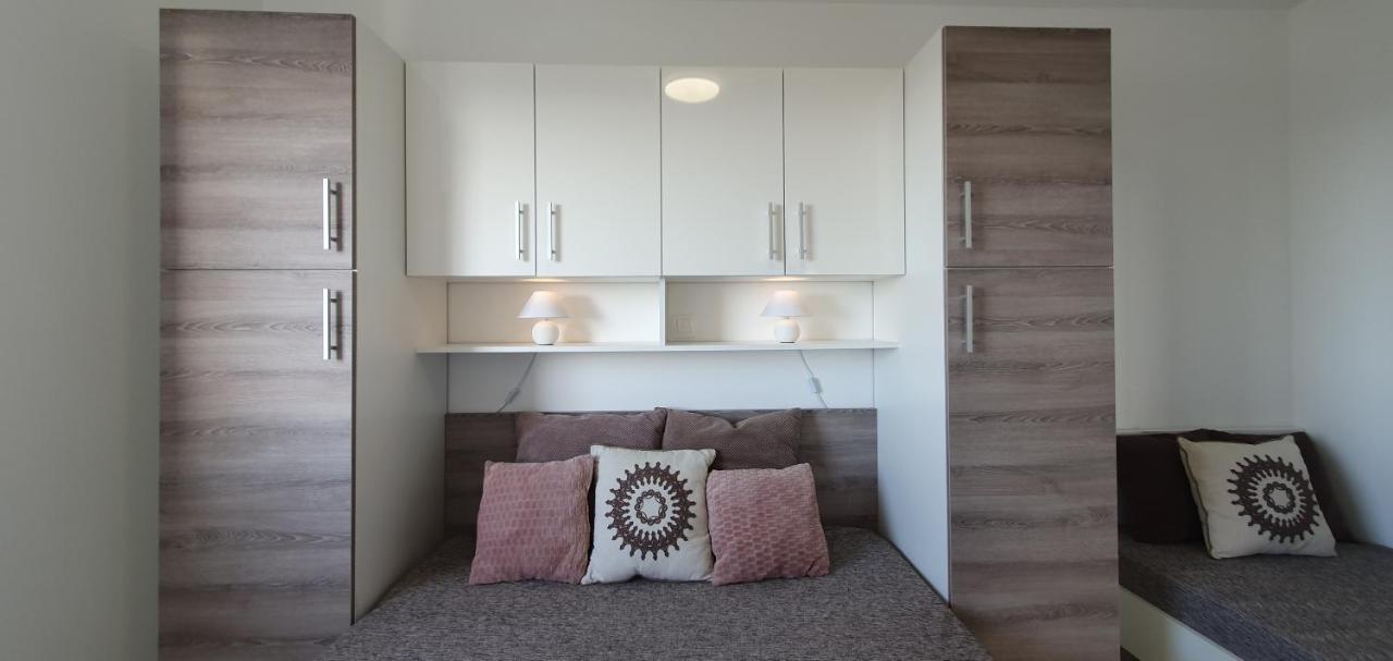 Seahorse Luxury Apartment With Pool And Sea View Novaglia Esterno foto