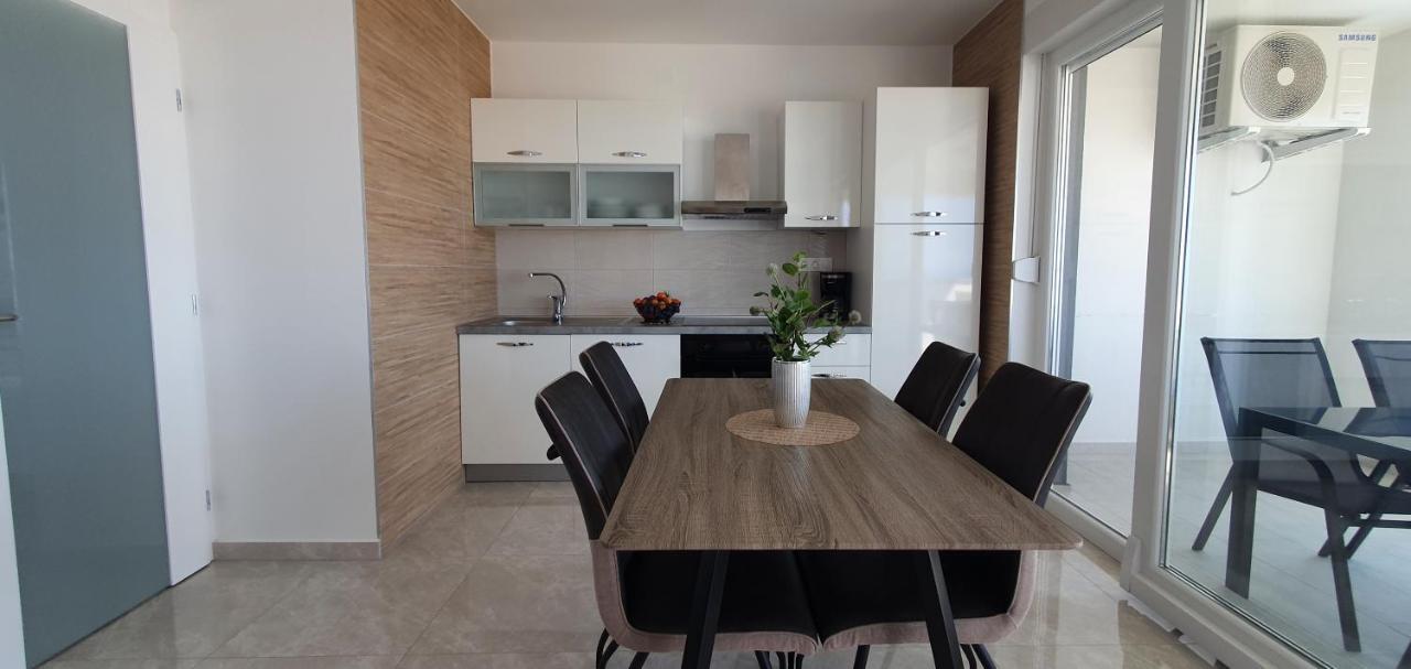 Seahorse Luxury Apartment With Pool And Sea View Novaglia Esterno foto